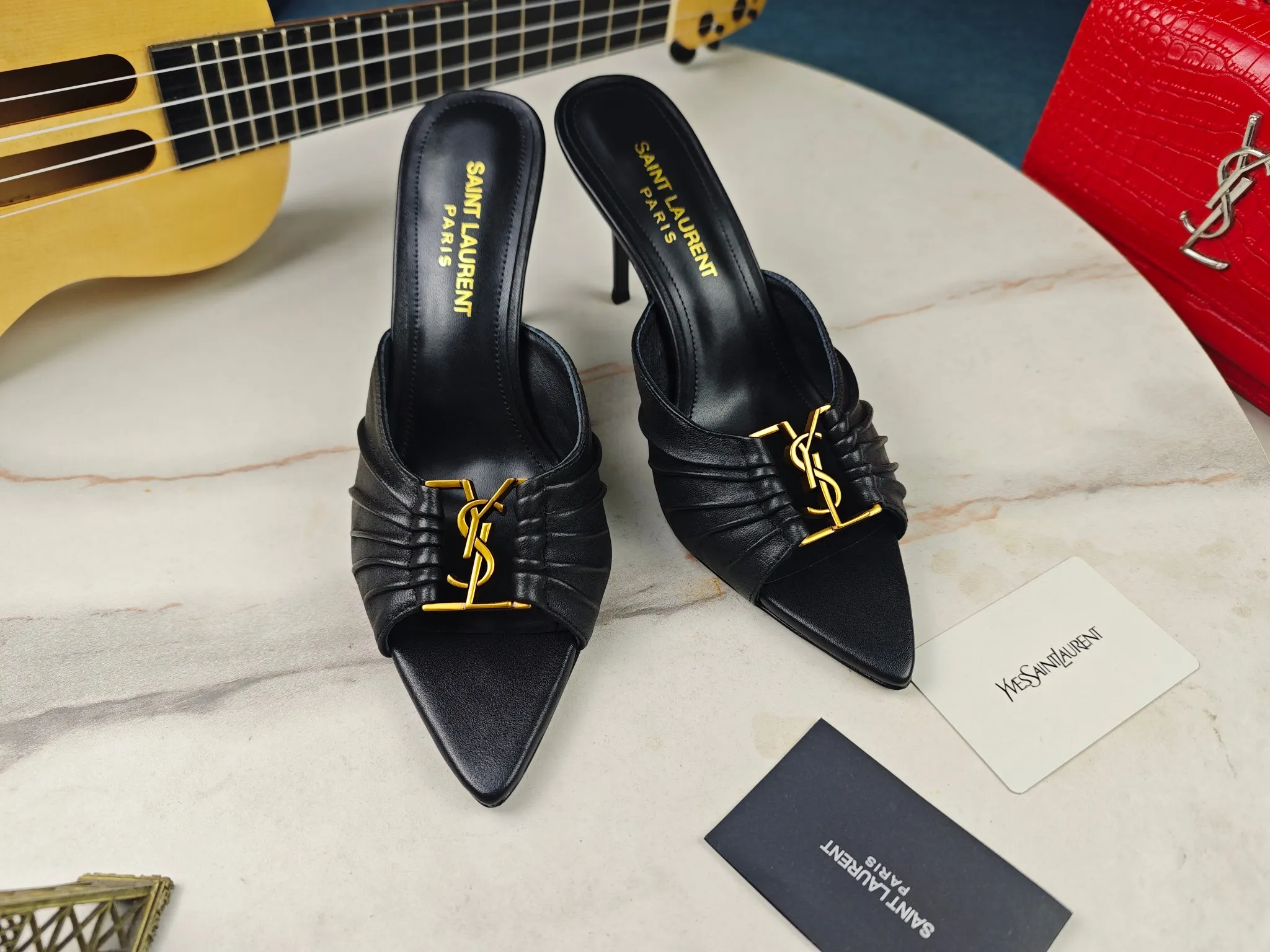 👟👟Ex-factory price 520👟👟 【Saint Laurent】Yves Saint Laurent, stiletto heel YSL sandals💃2024 early autumn counter synchronized with the latest styles, YSL, decoration👠 Classic and high-quality glamorous masterpieces, the hottest spring and summer series in the counter, with temperament, fashion, classic and attractive design style 😌The on-foot effect is particularly beautiful〰️, the material is imported from Italy, small black cow, imported black patent leather, lining, and foot pads; sheepskin, heel height, stiletto 9cm, size 35-41 (34.41.42 must be customized, non-returnable) outsole; imported genuine leather outsole, complete with counter packaging